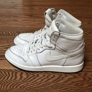 Air Jordan 1 Retro High OG “White Perforated” Size 6Y